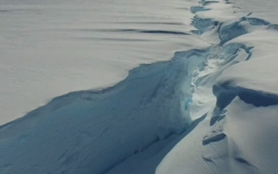 A view of a snow covered mountain